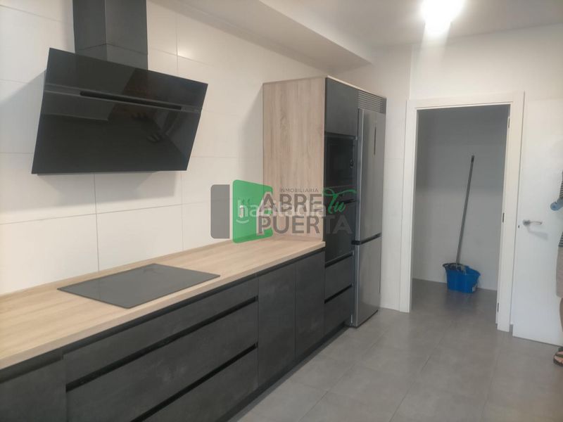 Foto f8ad7cfe-e992-4307-a8da-48cb28003668. Piso en Centro Ourense