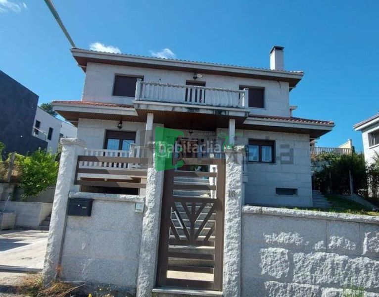 Foto fdc5df27-c0c4-4a48-9961-f59fc2e35b0a. Chalet en Mariñamansa Ourense