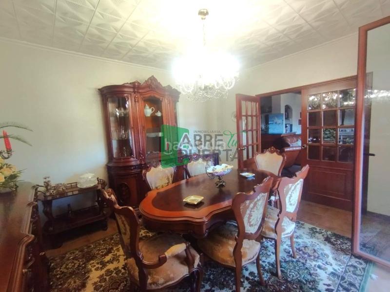 Foto 04f7051f-9d25-47cd-b4e0-e4604151a543. Chalet mit parking in A Carballeira Ourense