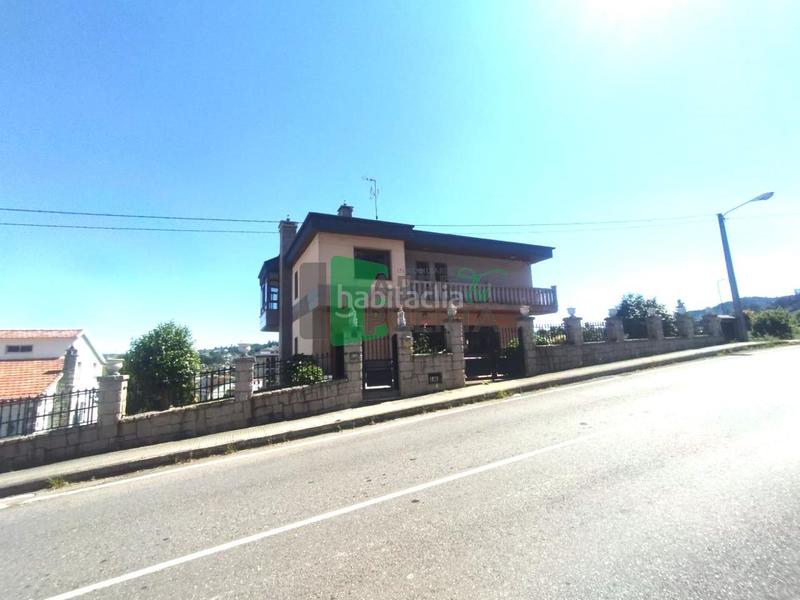 Foto 1bea5e5b-f5b2-45a3-b551-875645b84ba7. Chalet mit parking in A Carballeira Ourense