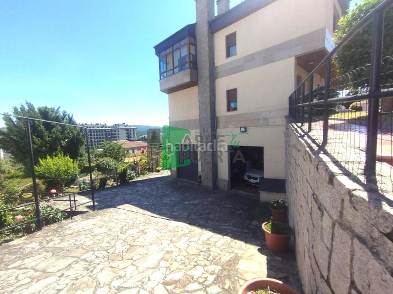 Foto 2a257429-60f2-4e80-aefa-9b72f0460ff1. Chalet mit parking in A Carballeira Ourense