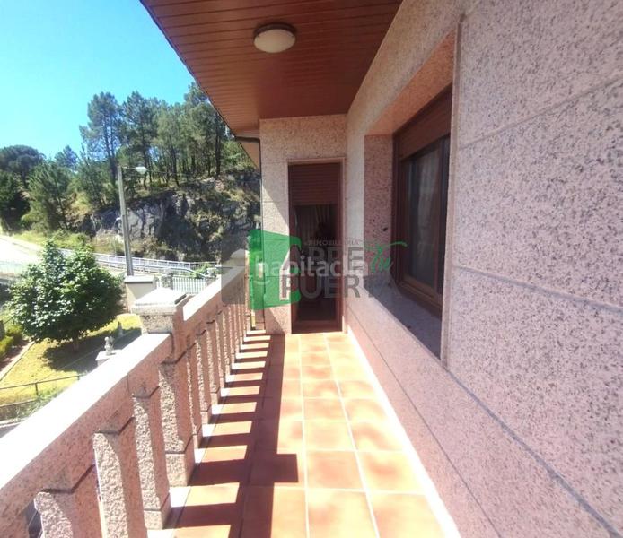 Foto ac7fb54b-2f2c-452f-9645-bd22882f25a3. Chalet mit parking in A Carballeira Ourense