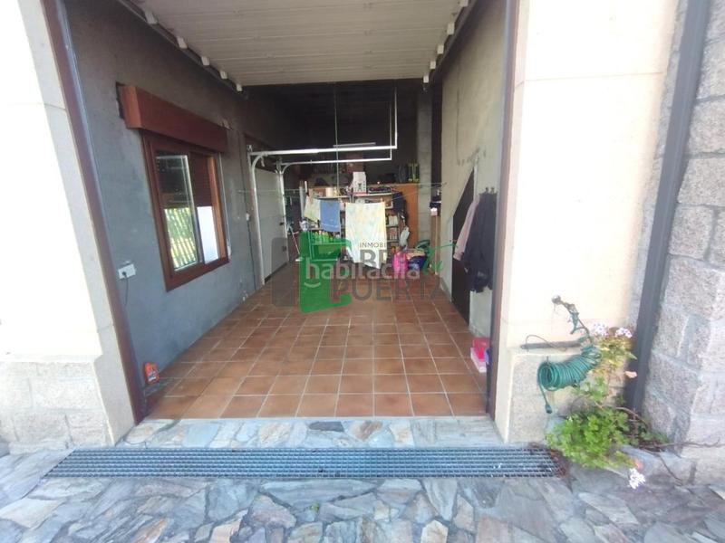 Foto d0b6ffe9-5f5a-4096-98f8-b7df957035ac. Chalet mit parking in A Carballeira Ourense