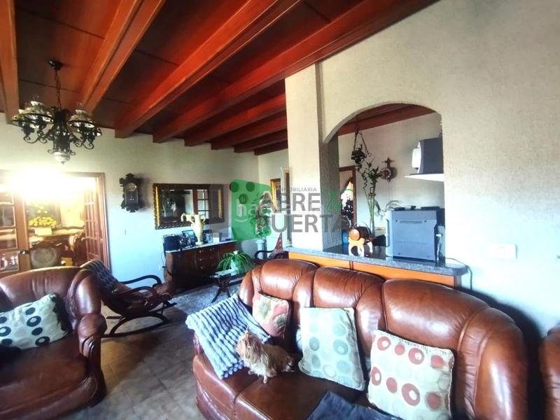 Foto e387ad1d-a640-4f5f-b135-ada439fc2358. Chalet mit parking in A Carballeira Ourense