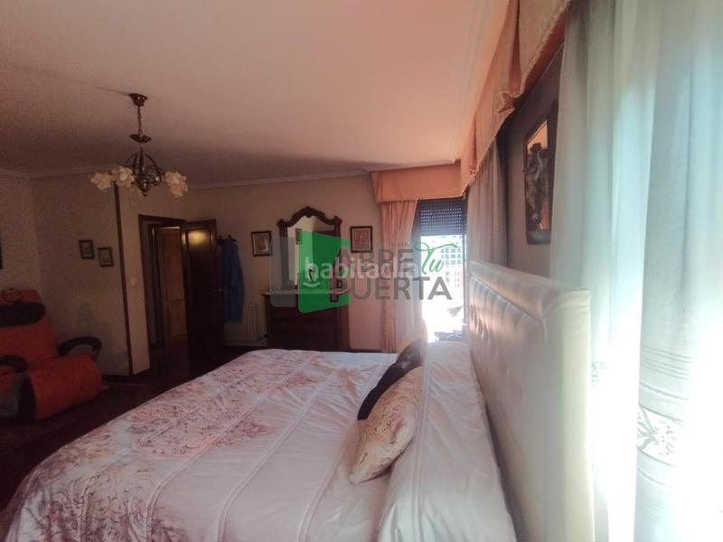 Foto e75359c9-2578-4d55-ba56-48a1c0c0473e. Chalet mit parking in A Carballeira Ourense