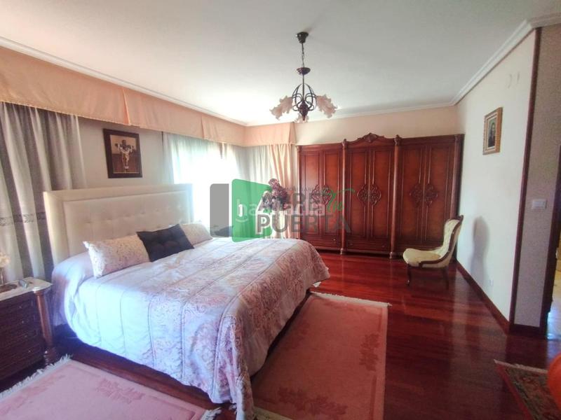 Foto f53c8993-d805-4e47-a1cf-ba5a364578e8. Chalet mit parking in A Carballeira Ourense