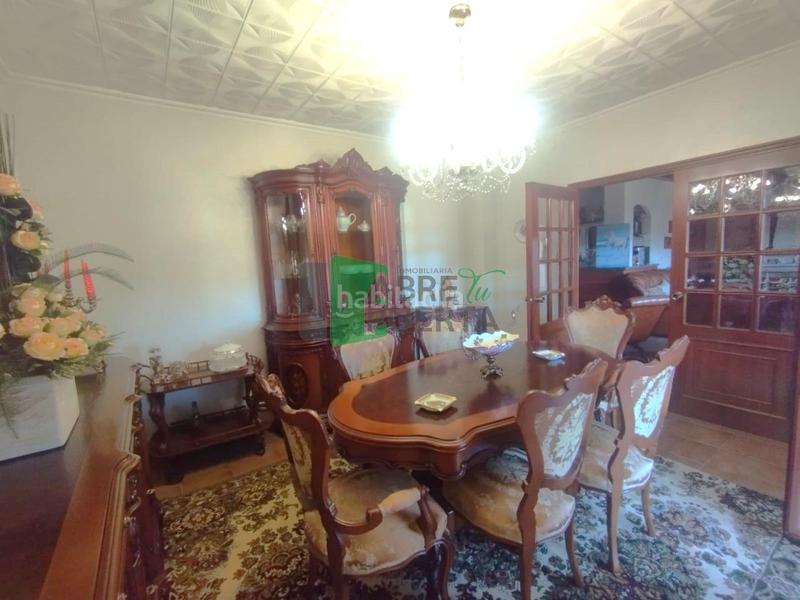 Foto 9c6eaecc-222f-4cfa-9b9d-04abba7abbbe. Xalet amb aparcament a A Carballeira Ourense