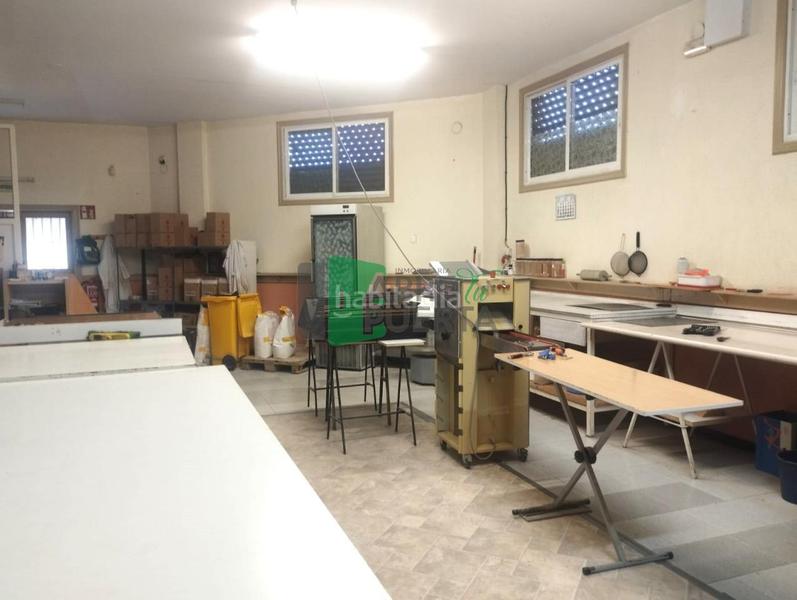 Foto 2d901d77-a5f0-43ba-8c5b-5820e23b8eec. Local comercial a Ventiun Ourense