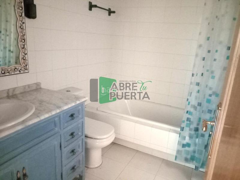 Foto f044b199-e87e-4813-9057-64b2d9fc7a19. Édifice dans A Carballeira Ourense