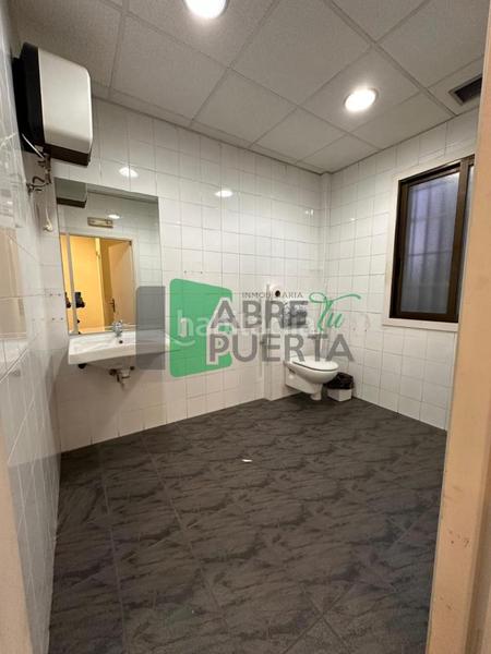Foto 980b7999-4ca5-48fc-b9d2-0447a2ae367d. Lloguer local comercial a Residencia Ourense