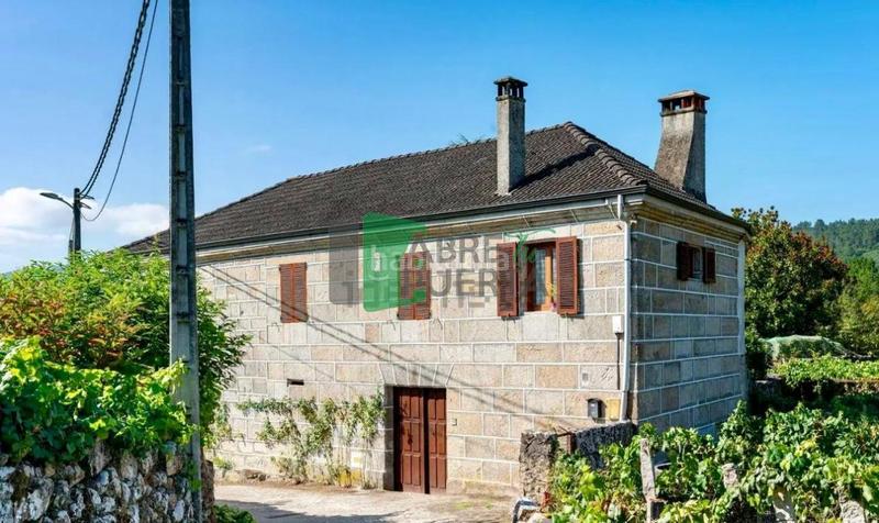 Foto 3a76def2-4483-435e-958a-94db7352f50e. Casale con riscaldamento parcheggio in Leiro