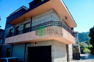 Chalet in Castrelo de Miño