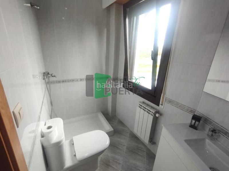 Foto 4113ab87-21db-4310-b694-123cfdceb6c6. Casa adossada amb calefacció aparcament a San Cibrao das Viñas