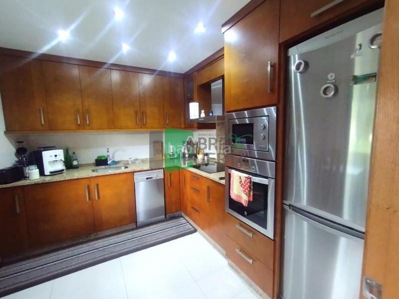 Foto 6365f15a-313e-4f37-a2d2-016adb2fb43f. Casa adossada amb calefacció aparcament a San Cibrao das Viñas