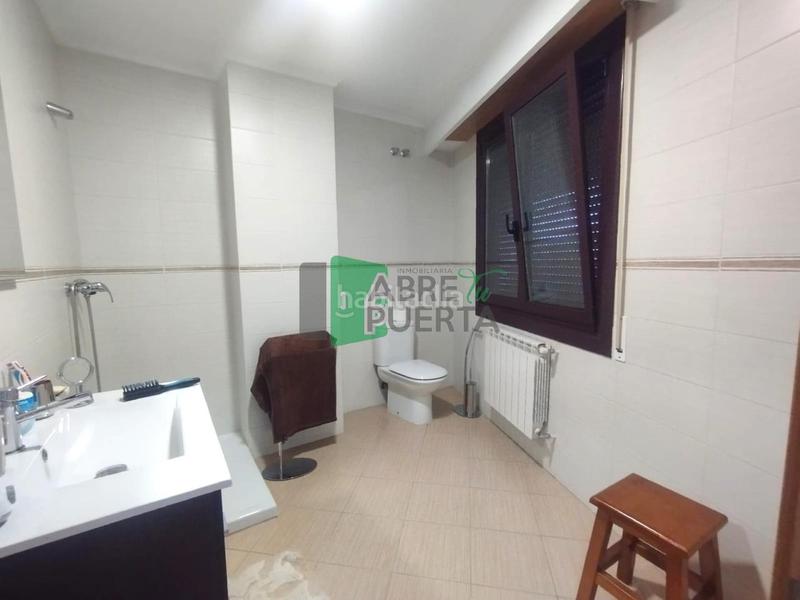 Foto 78de051e-9fac-4a3d-b11d-9a64adbafb21. Casa adossada amb calefacció aparcament a San Cibrao das Viñas