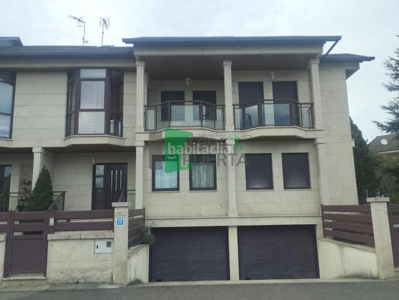 Foto 78e8db53-3e5a-4dc2-a218-241ca996a260. Casa adossada amb calefacció aparcament a San Cibrao das Viñas