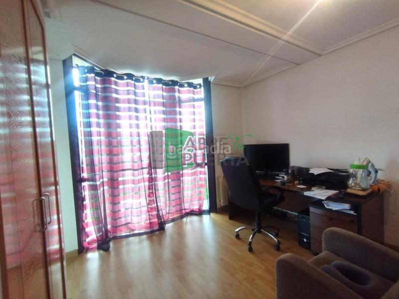 Foto c6ce59cc-df67-4491-93c4-31472e35d3a1. Casa adossada amb calefacció aparcament a San Cibrao das Viñas