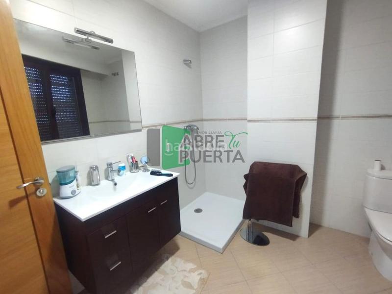 Foto f58dfa70-f0ad-44a1-9733-883c85d8d6da. Casa adossada amb calefacció aparcament a San Cibrao das Viñas