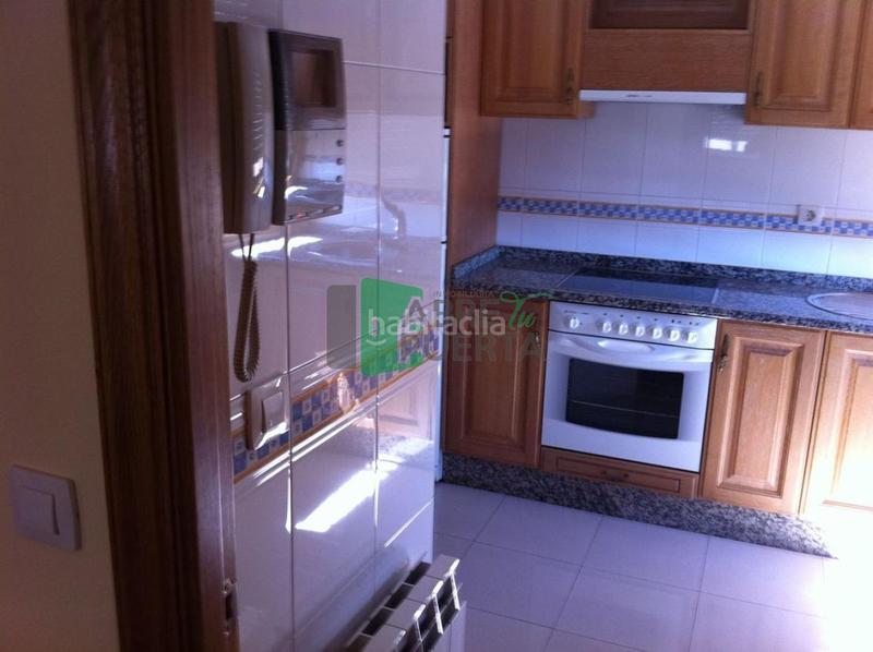 Foto dcb1210e-7856-446d-b11d-b5781aaef23b. Studio with heating parking in San Rosendo Ourense