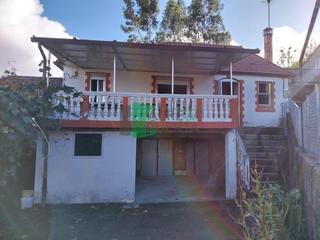 House in Leiro