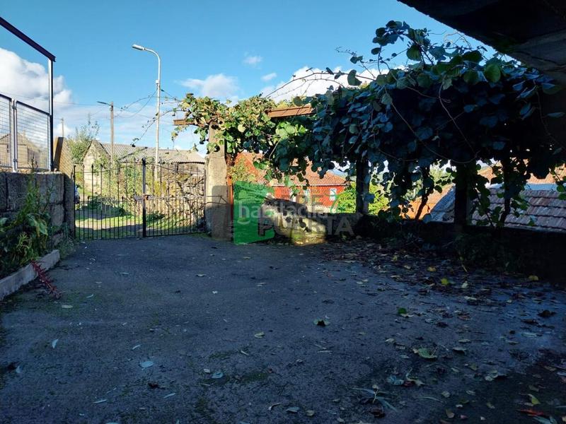 Foto 13575c9e-4625-47d5-b04a-ebee9a490676. Casa amb calefacció aparcament a Leiro