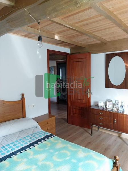 Foto 2d7980b5-0ec0-4224-9c41-753bbc4359f7. Casa amb calefacció aparcament a Leiro