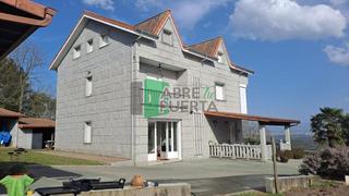 Xalet a Toén