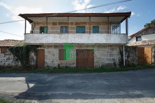 House in Amoeiro