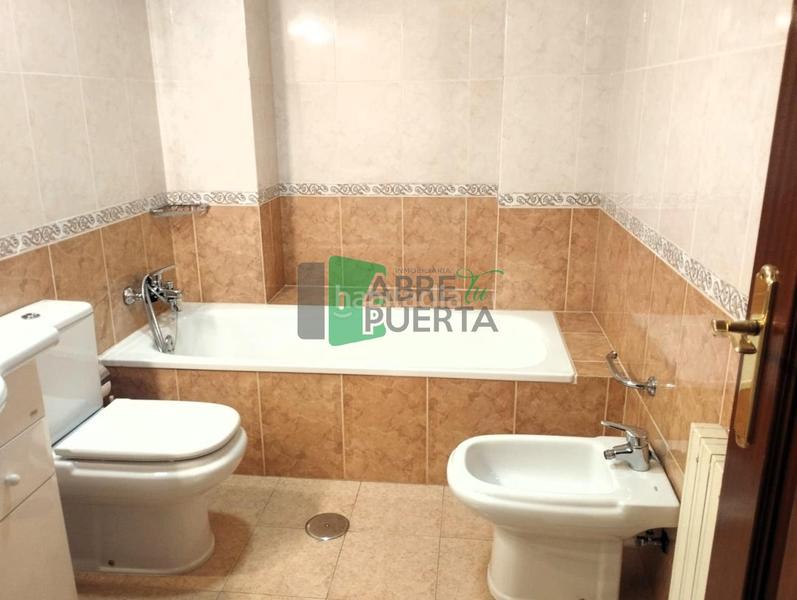 Foto 9f570b52-ec44-482f-aeb9-b98b7677f940. Piso en Casco Viejo Ourense