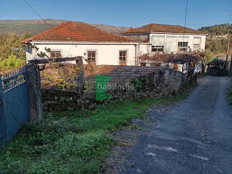 Foto a0c24379-820e-4803-a2e0-bbabe305dea3. Casa amb aparcament a Lobeira
