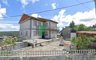 House in Avión