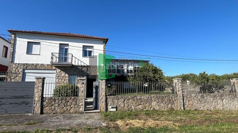 Foto e9da15b8-b93f-4f09-aebc-4e702a68138b. Chalet en Xunqueira de Ambía