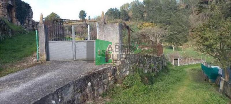 Foto 8517e437-f156-45e8-b81f-28dd3fe9c375. Chalet mit parking in Barrocanes Ourense