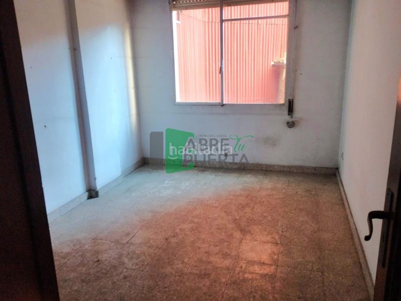 Foto b3a8ca86-cbab-4867-b4b8-9a8b78bbd947. Piso en Centro Ourense