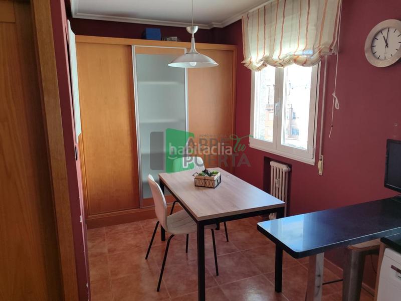 Foto ed415ffe-fa7b-4523-8187-06a9069a4a7c. Rent flat with heating in Centro Ourense