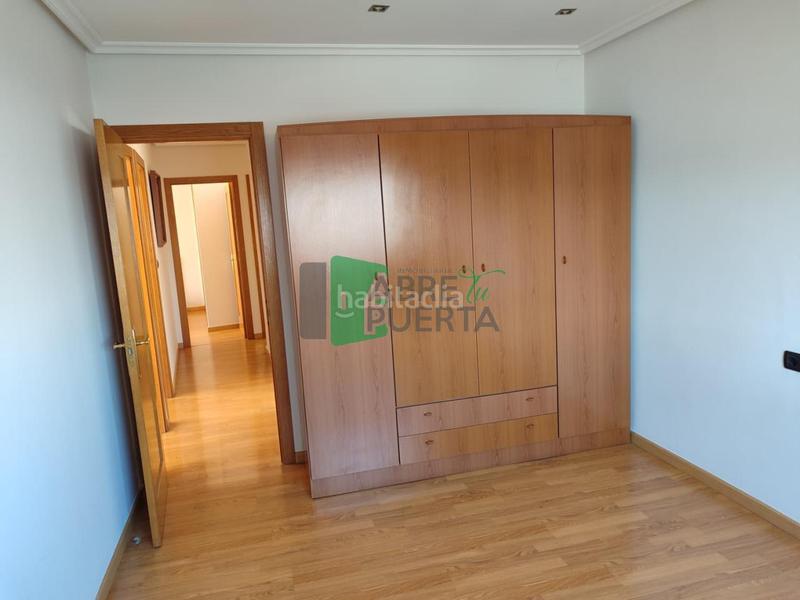 Foto d0c711b6-9115-4a73-90f0-6367a42feeac. Alquiler piso en Centro Ourense