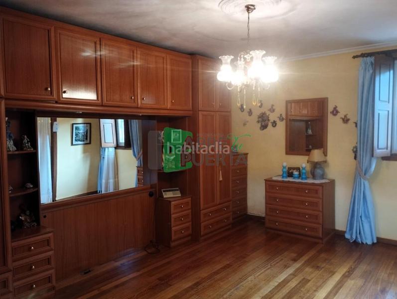 Foto 541ed2f2-4c0c-42e1-bbb3-25d62f75dc29. Casa amb aparcament a Punxín