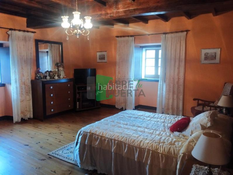 Foto 7323f33e-6a00-42da-bc97-6d6531b445e1. Casa amb aparcament a Punxín