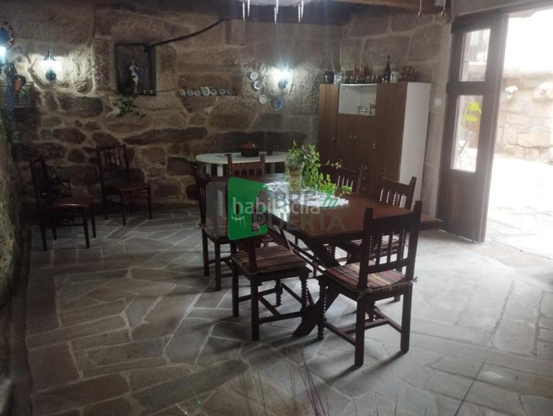 Foto d55017b1-dbc2-42ad-ae09-7ee54892bb5a. Casa amb aparcament a Punxín