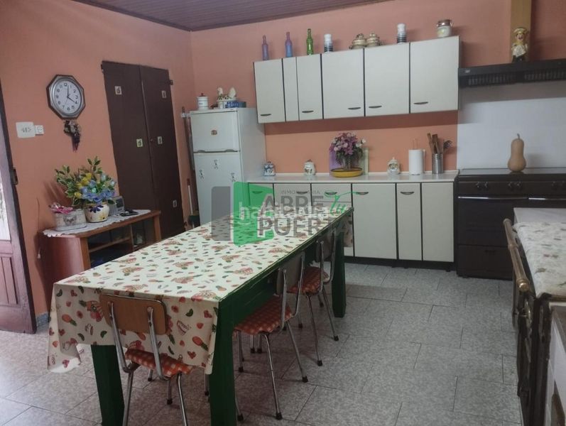 Foto a961bdc3-a619-4b76-bb69-6bcff081b7ae. House with parking in Punxín