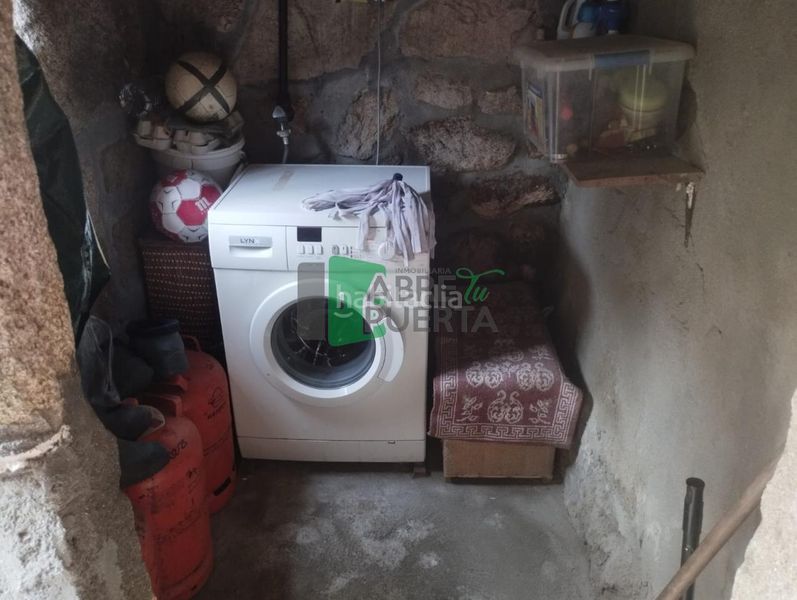 Foto b9bd50ec-2f90-448c-a7cd-00385b7bd4e8. House with parking in Punxín
