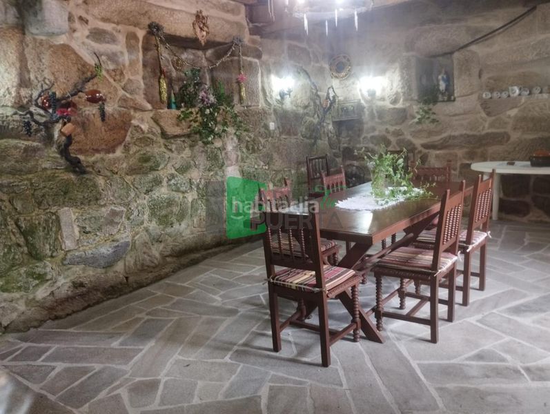 Foto dd1f5d58-45ed-4172-b27c-c85111297267. House with parking in Punxín