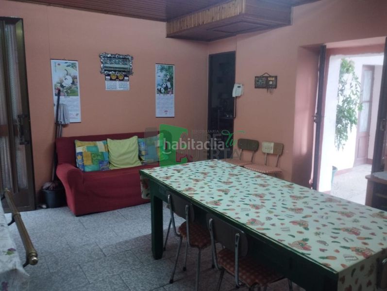 Foto e9591b33-e2c0-4f3a-a8f1-36d169043732. House with parking in Punxín
