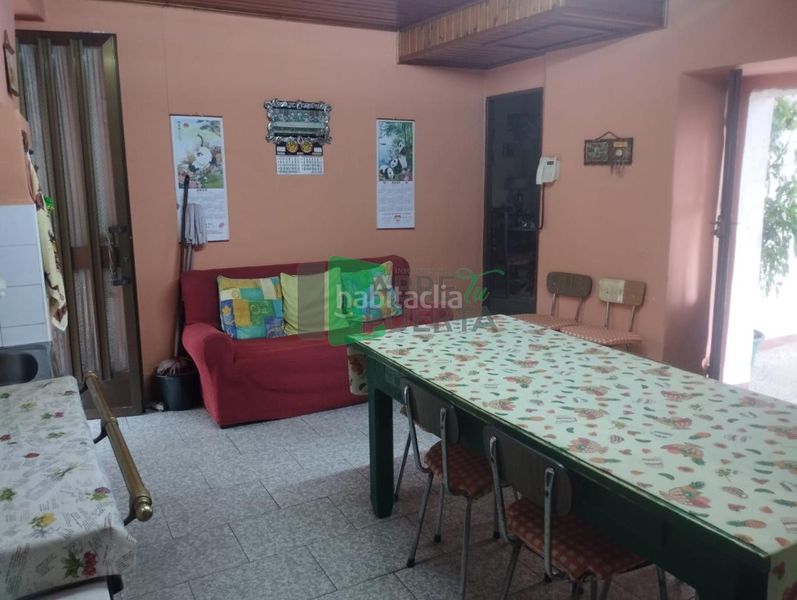 Foto ecff8b20-020a-41f4-94bd-5b3f9f0d47b8. House with parking in Punxín