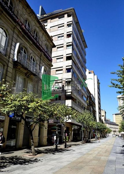Foto d2571bd6-7ae8-4fd0-be3d-ad6924b7cc1e. Piso en Centro Ourense