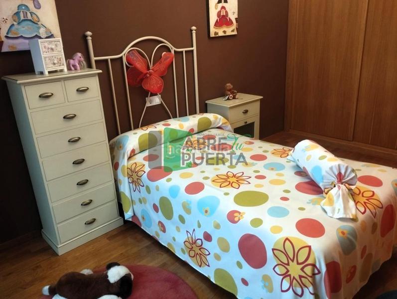 Foto 0a763b59-bae7-42f0-927a-b37d9a63fa89. Casa adosada en Coles