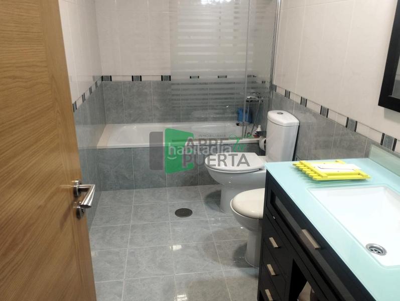 Foto 35a4db69-f76b-47c6-82a4-5011e148eed5. Casa adosada en Coles