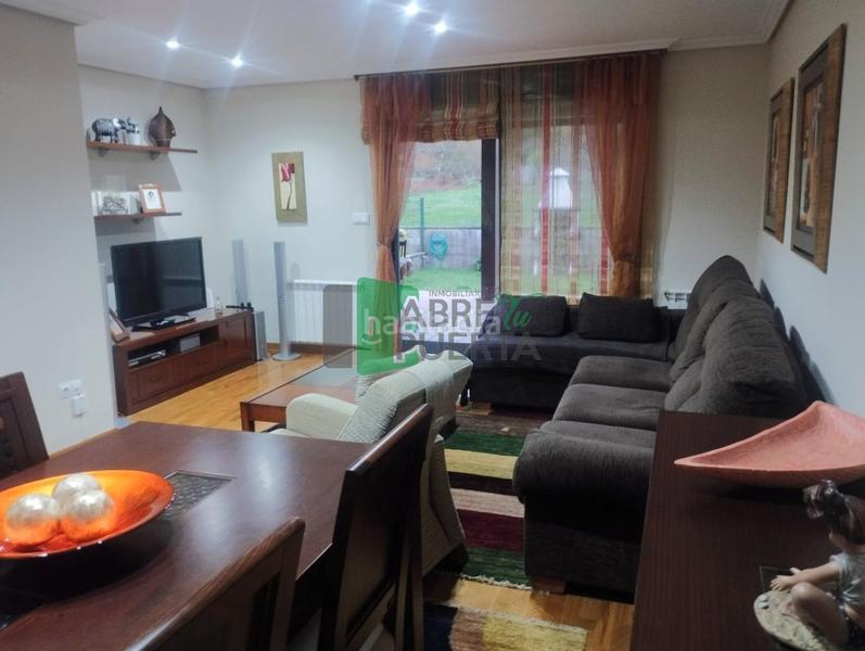 Foto 890c28f0-239c-4f08-beb6-30ddc5f40a56. Casa adosada en Coles