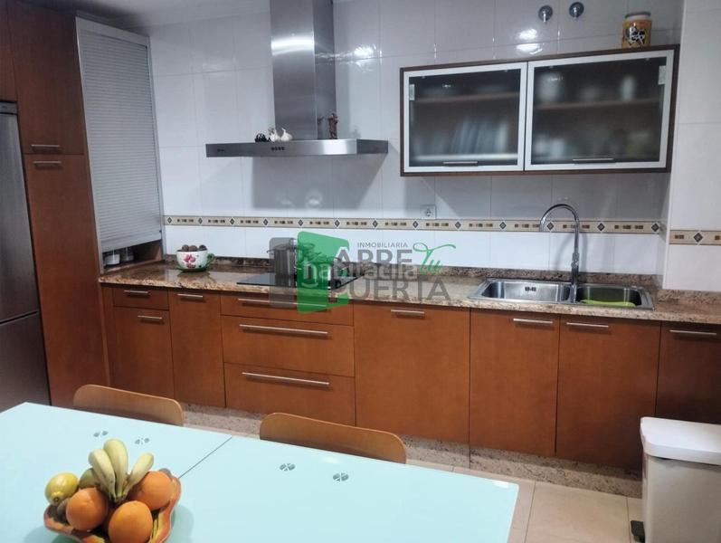 Foto b785a243-e020-4a98-a7e3-a1fc7a43d7e7. Casa adosada en Coles