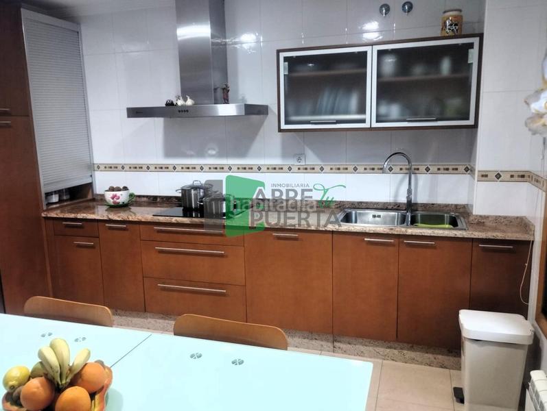 Foto dfb1a63f-b265-4e7c-9dcd-1044c822ad04. Casa adosada en Coles